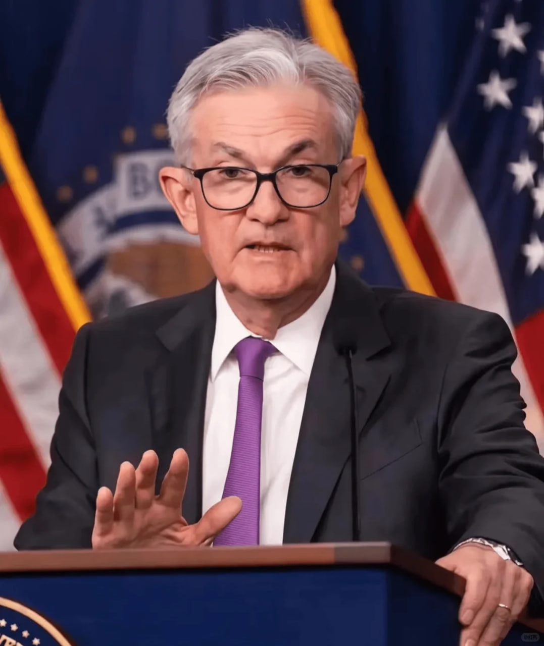 鲍威尔这通讲话一出来，币圈接下来的路基本就差把“机会”俩字贴脸上了！